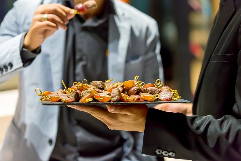 Traiteur événementiel à Libourne pour l'organisation de buffets et cocktails dinatoires.